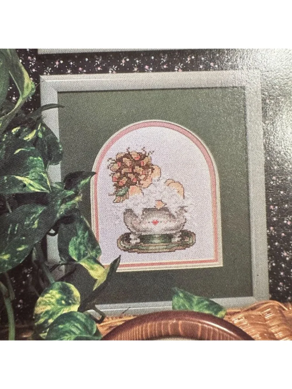 Comfort Station Cross-Stitch Pattern Book 33 Story Leaf Designs 1980s